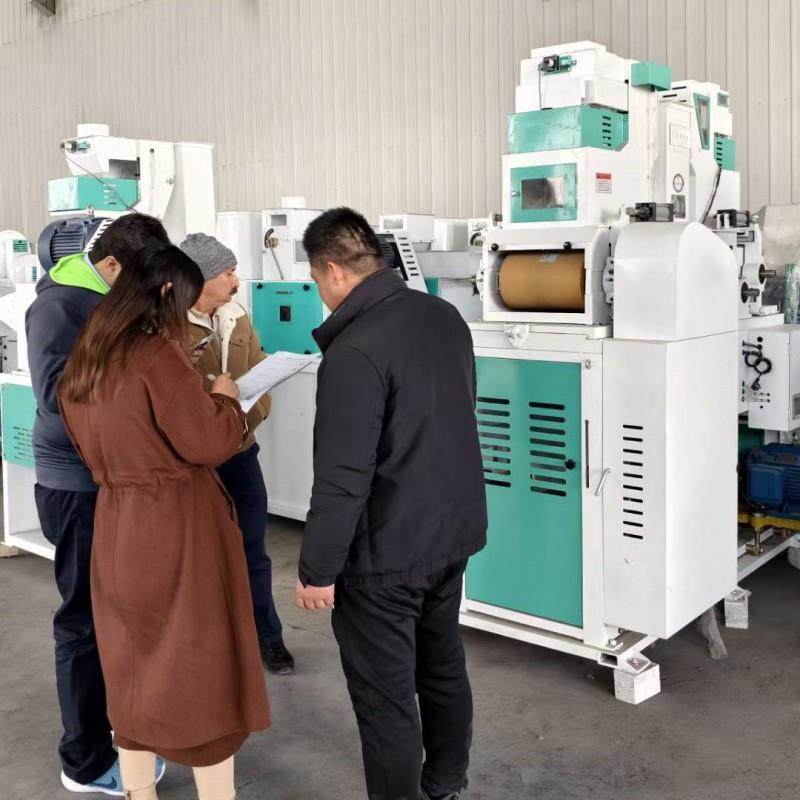 多哥玉米脱皮制糁磨粉 鸡鸭猪饲料粉碎设备 大碴小碴一体磨面机,农机/农具/农膜,农产品加工设备,淘宝优惠券,粉丝福利购,淘宝优惠卷