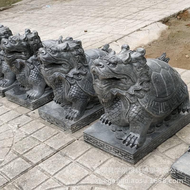 青石吐水乌龟小石龟石雕石材鱼缸饰品摆件长寿景观石雕厂家直销