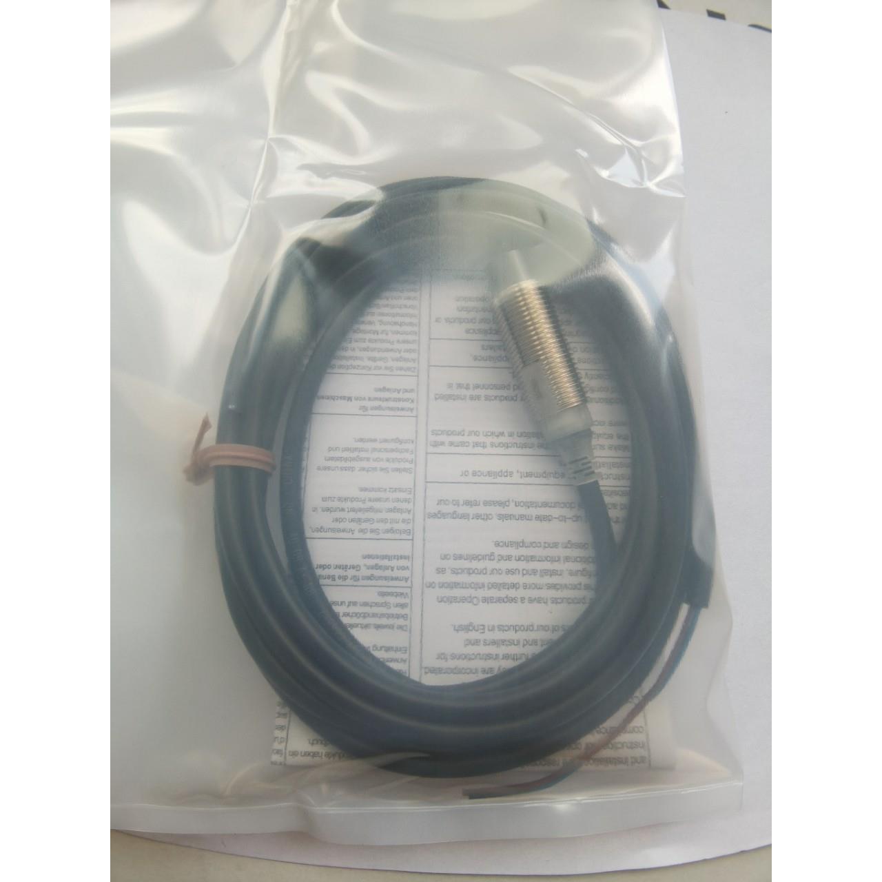 接近开关限位开关E2E-X10MD212-R双色灯