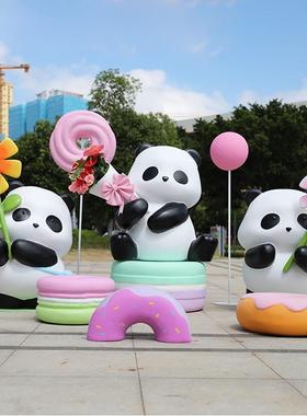 户外创意玻璃纤维卡通熊猫雕塑景区签到商场摄影园景观装饰大型摆