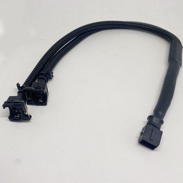 适用吉利帝豪EVPRO长安熊猫mini糯玉米改蜗牛喇叭一分二线束插头