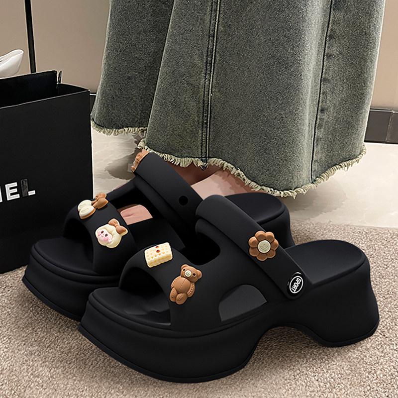 今年流行的爆款凉鞋女款夏季2024新款外穿厚底增高防滑女士凉拖鞋