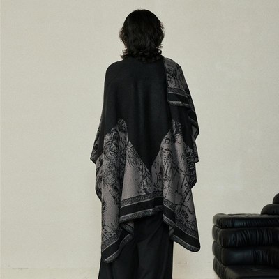 小众设计暗黑系开叉斗篷披肩女秋冬季保暖高级感披风外搭加厚围巾