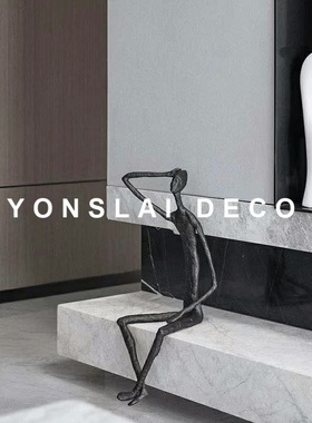 现代简约黑色抽象人像雕塑摆件样板房售楼K处玄关挂姿人物软装饰