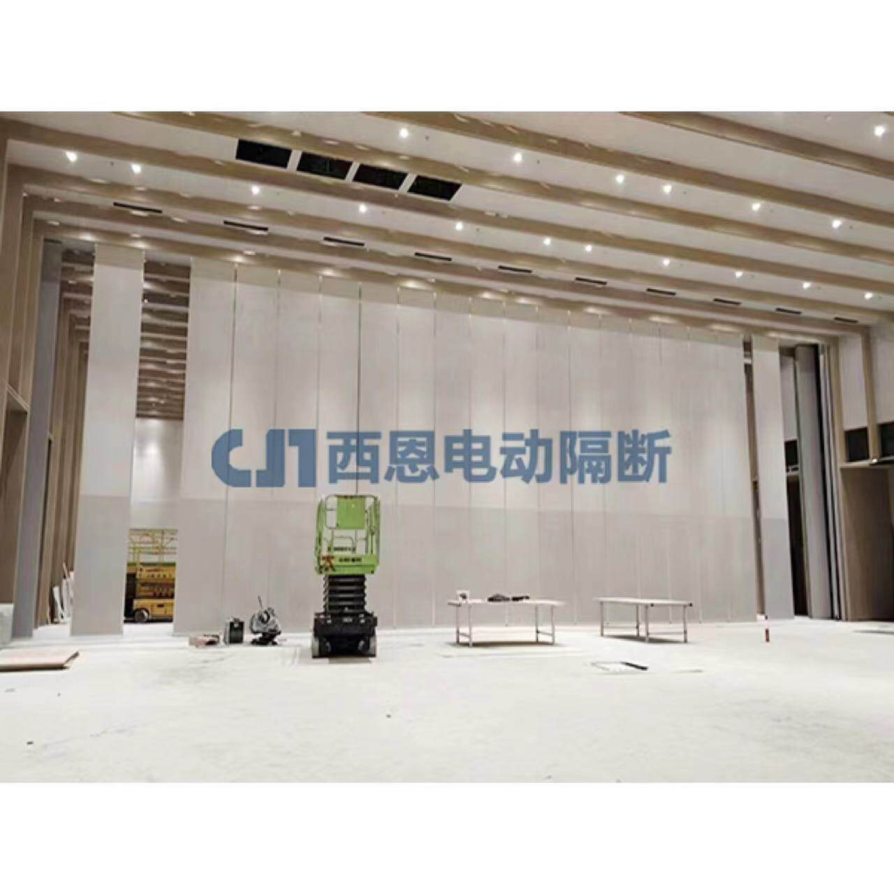 超高电动隔断宴会厅平移自动隔断酒店高端屏风墙厂家直销轻奢家用