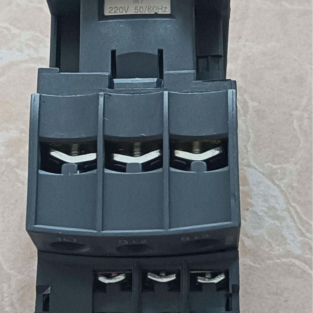 现货供应全新交HSM流触器LC1-D32L132M7CDB7CF7CQ接7CACC24~3