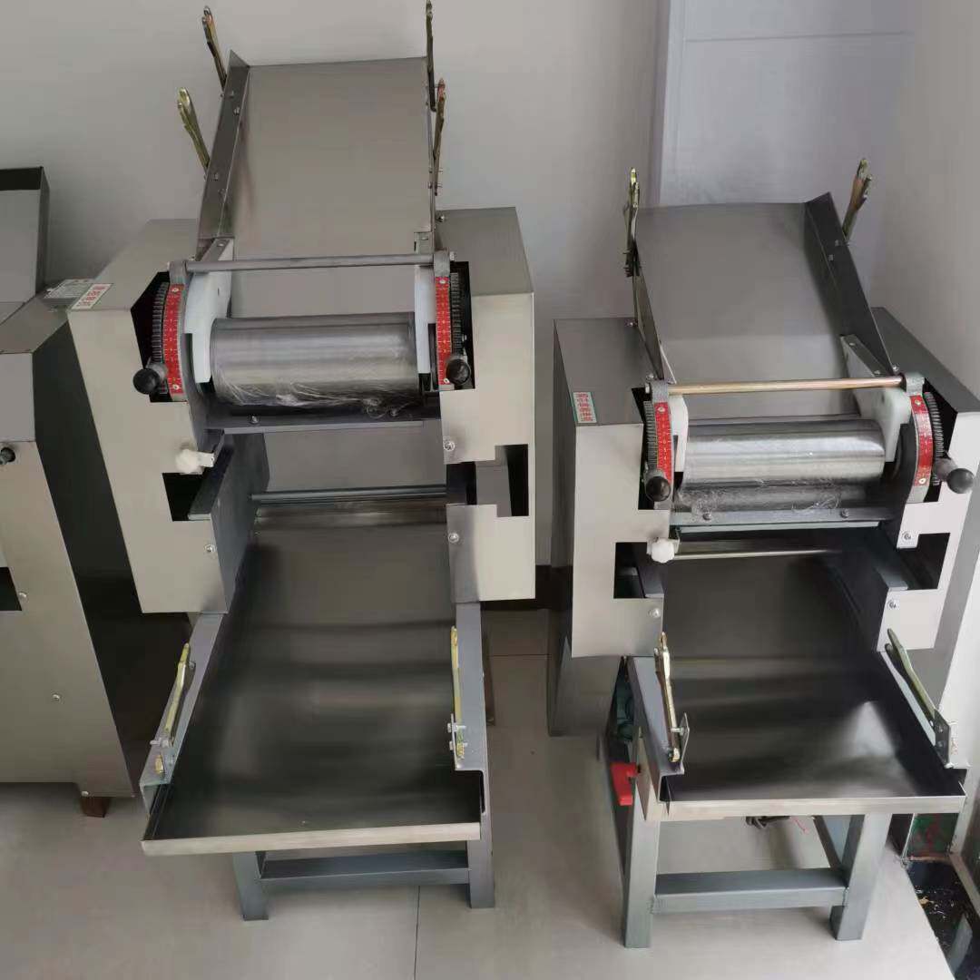 面条机商用 大小型全自动鲜湿压面面条机 水饺皮馄钝皮压面机图片