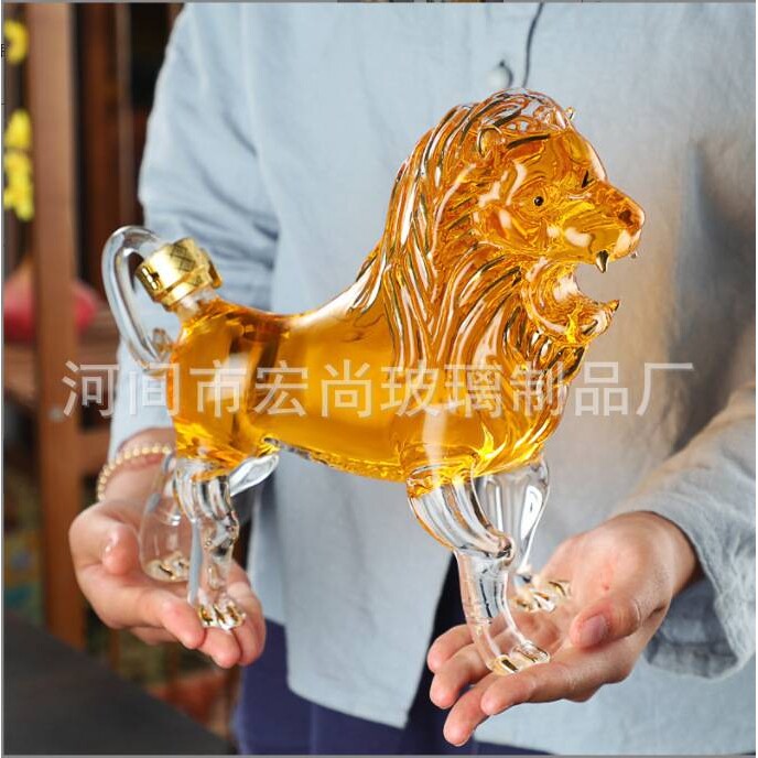 狮子造型酒瓶醒酒器高档酒瓶高硼硅玻璃瓶动物酒瓶加厚玻璃酒瓶