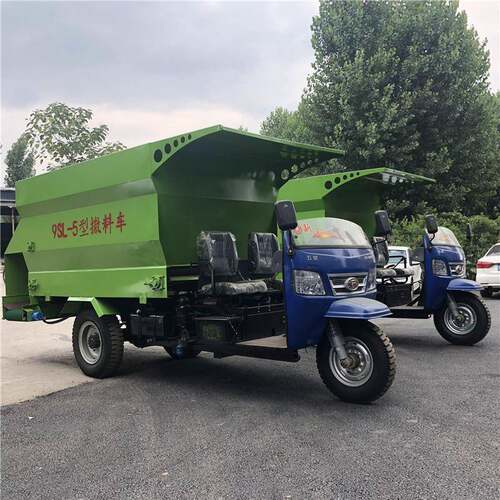 牛羊饲车草喂料车青储黄储拌料撒料一体养殖场3柴5撒WYR马力油草
