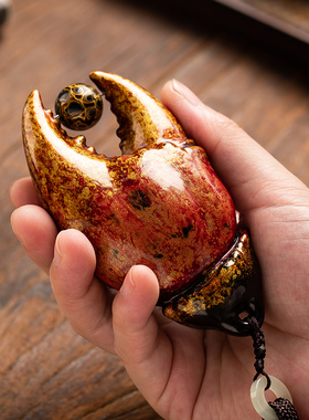 问瓷阁王顺d手上有钱大漆摆件手里有钳螃蟹文玩手把件家居饰品挂