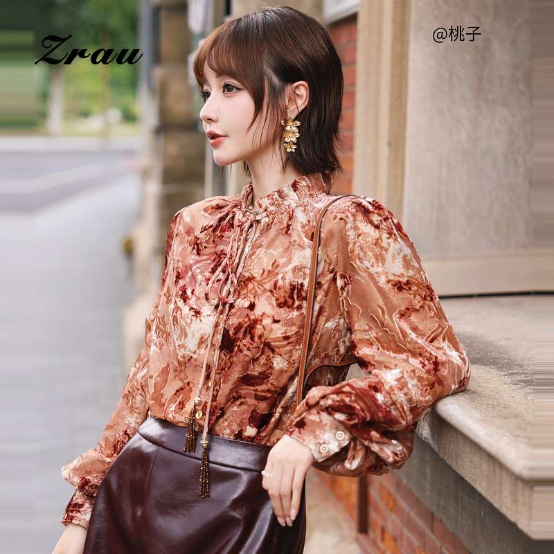 宽松优雅绑带设计上衣