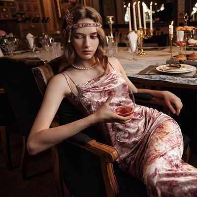 新款钉珠印花感连衣裙