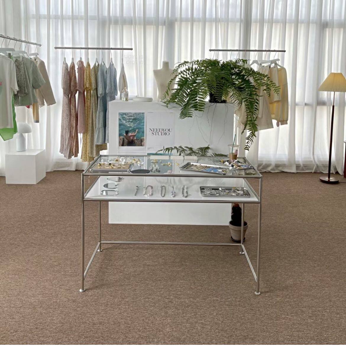 服装店中岛展示台轻奢不锈钢桌饰品陈列流水台女装店鞋货架展示架