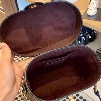 4A 小慧美国奥莱免税女包化妆包盒子通勤手提包单肩斜挎包袋