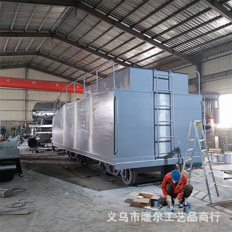 大型铁艺模型 一比一复古蒸汽火车头制作户外轨道工业风火车餐厅