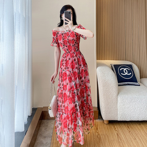 法式碎花海边度假露肩洋装女气质红色雪L纺印花收腰大摆长版红裙