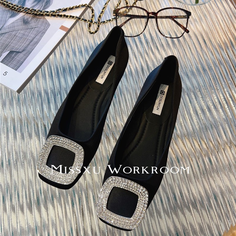 方头浅口气质单鞋绸缎面2023年春款通勤女鞋设计感小众软底平底鞋