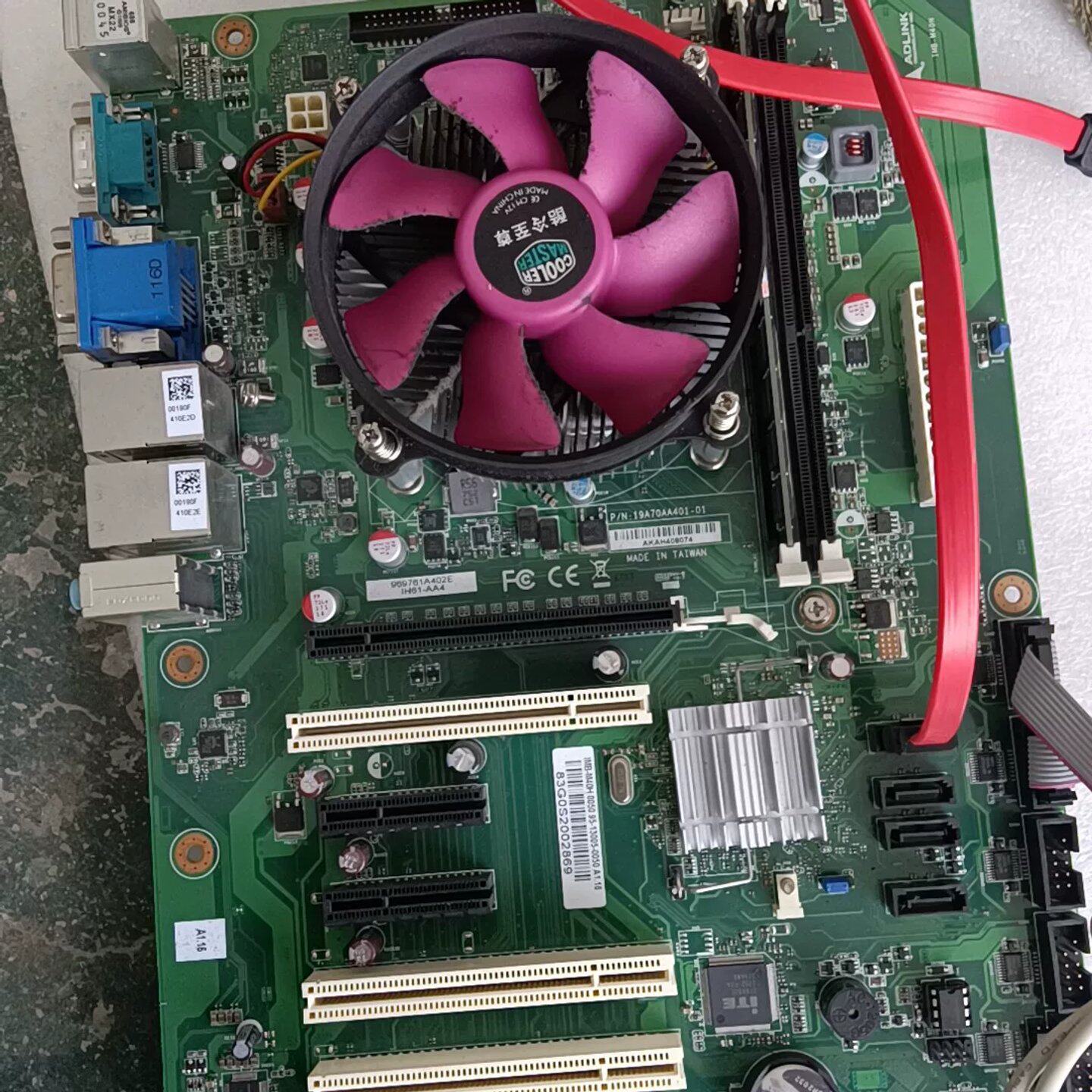 议价华工控IH61-AA4主板，实物拍摄懂得老板带走，带金士顿可维修