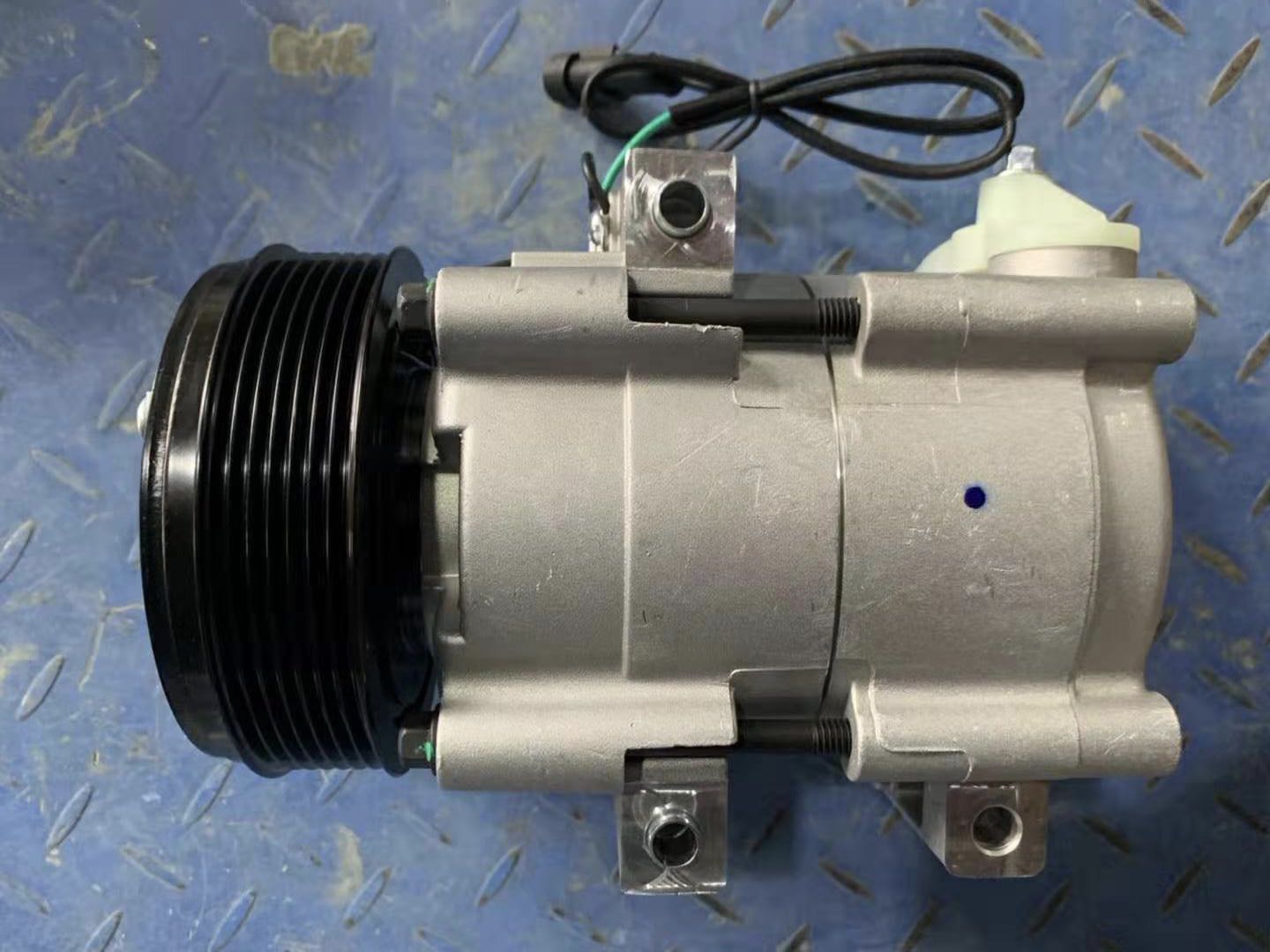 解放虎VH空调压缩机冷气泵制冷泵适用云内DO25空调压缩机冷气泵