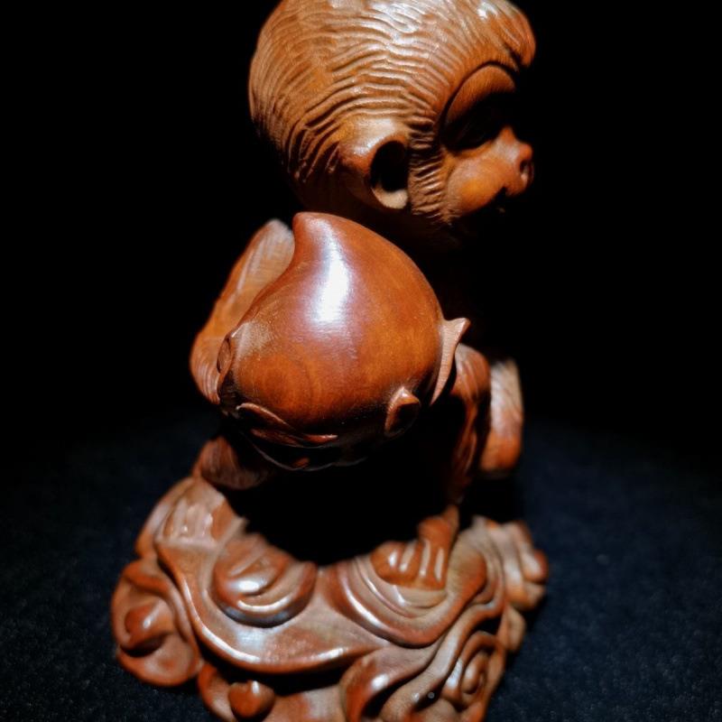 旧藏叶黄杨木雕十二生肖猴手把件猴子抱桃文玩4841工小艺品摆桌刻