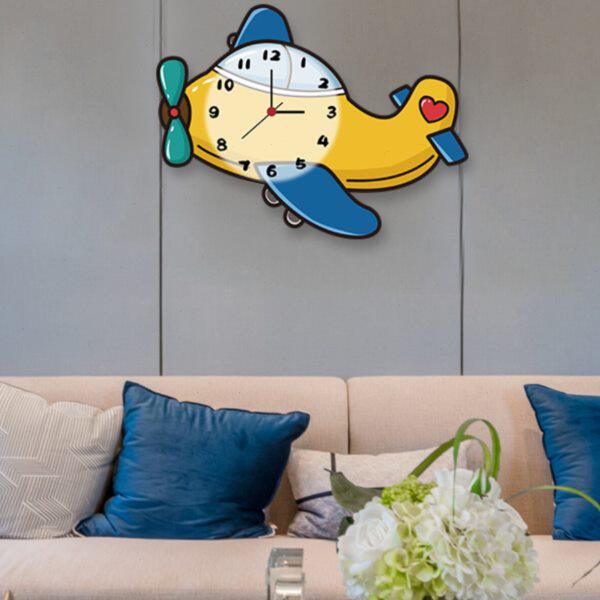 卡通飞机静音扫秒挂墙装饰钟表客厅工作室店铺儿童房幼儿园创意表