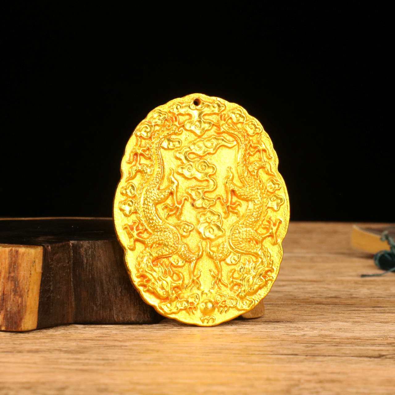 做旧合金鎏金圣旨令牌摆设挂件古玩收藏仿铜鎏金圣旨牌子摆件