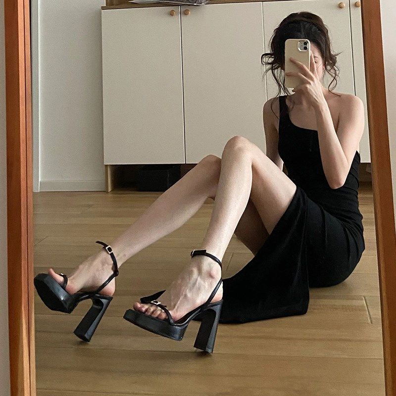 2024新款露趾方头交叉一字扣带凉鞋女防水台简约百搭粗跟高跟鞋女,女鞋,一字带凉鞋,淘宝优惠券,粉丝福利购,淘宝优惠卷