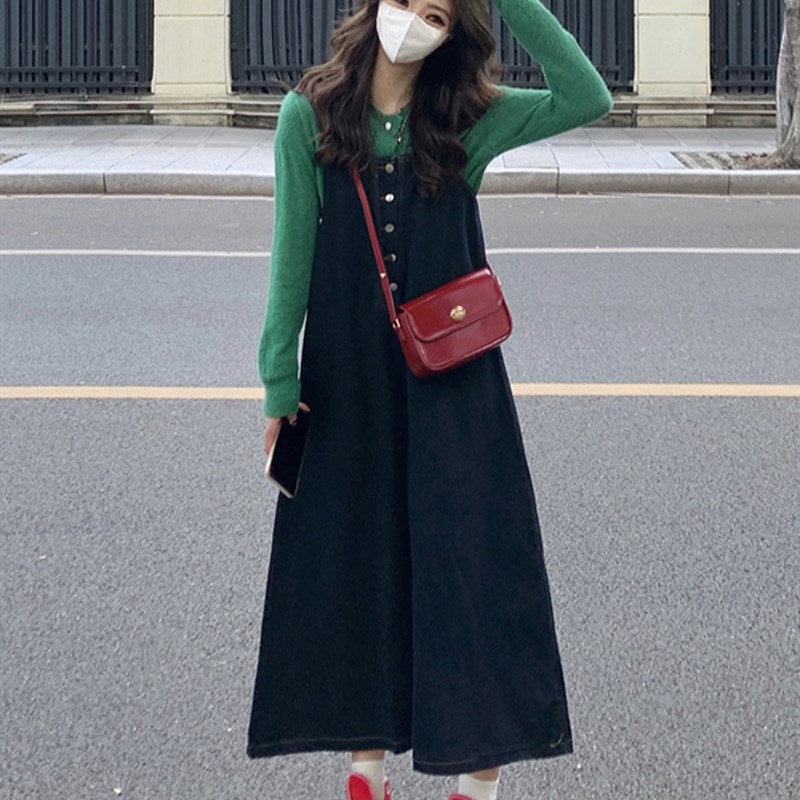大码女装胖妹妹复古牛仔背带裙中长连衣裙百搭打底针织衫显瘦套装