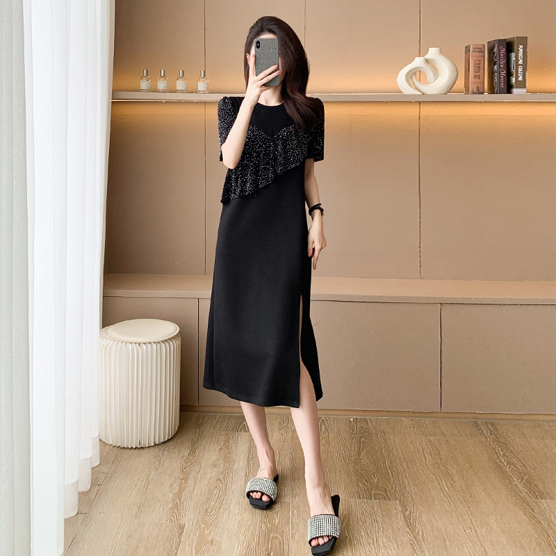 2025年夏季新款潮流亮片拼接荷叶边胖MM遮肉宽松黑色T恤式连衣裙