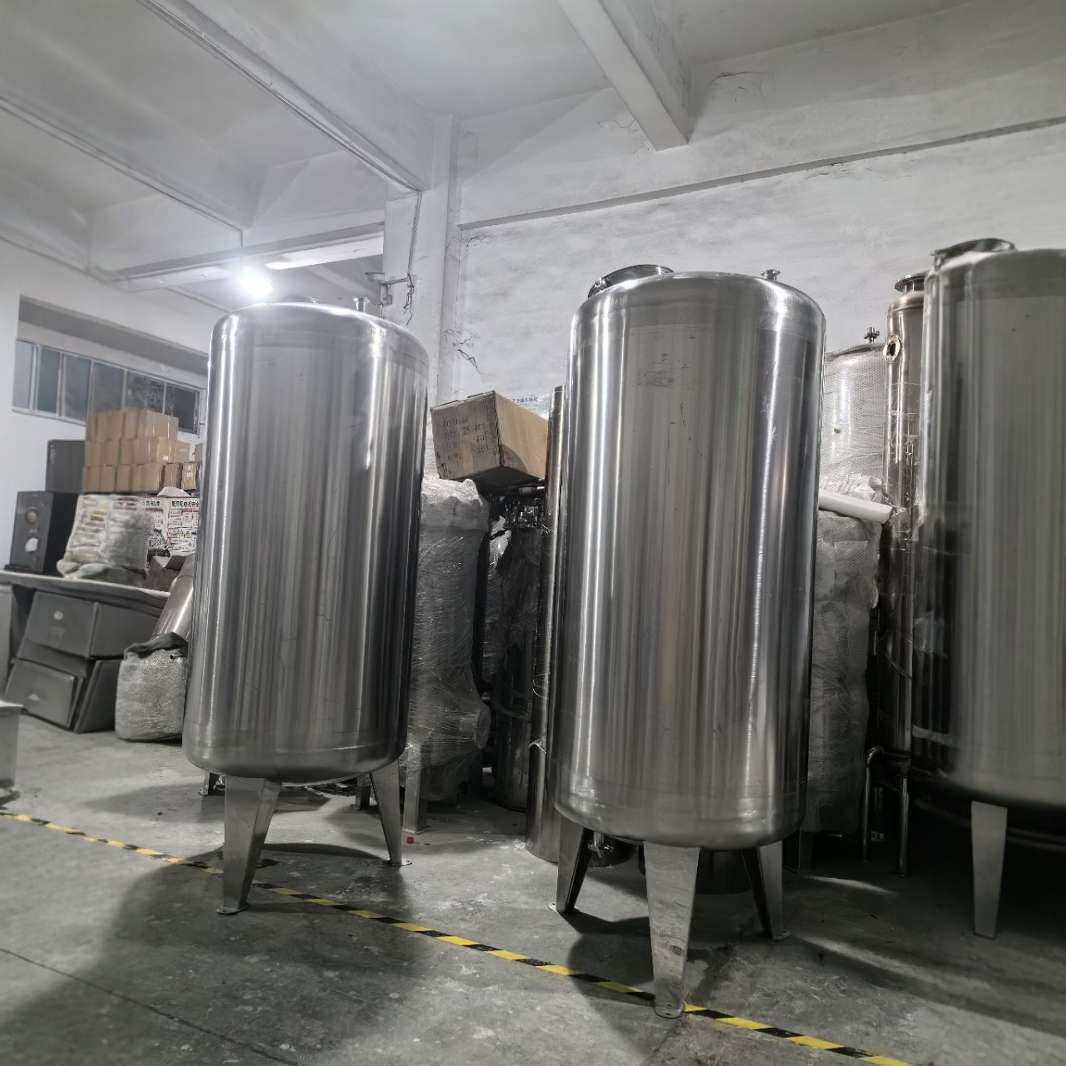 不锈钢纯净水箱果汁储罐厂家不锈钢304纯净水箱大量供应