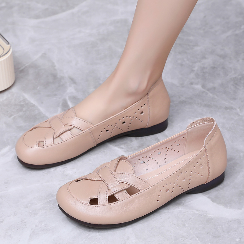 平跟真皮妈妈大码凉鞋41一43春季新款透气女鞋2024浅口牛筋底单鞋