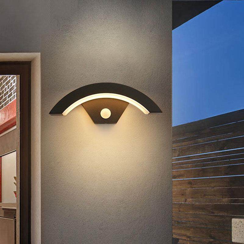 跨境户外防水人体红外感应月亮形墙壁灯别墅庭院阳台过道走廊门口