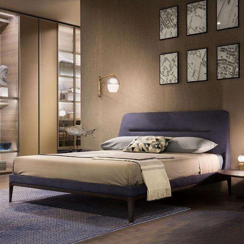 意式布艺床现代简约北欧1.5米1.8米大床婚房双人方形可拆洗轻奢风