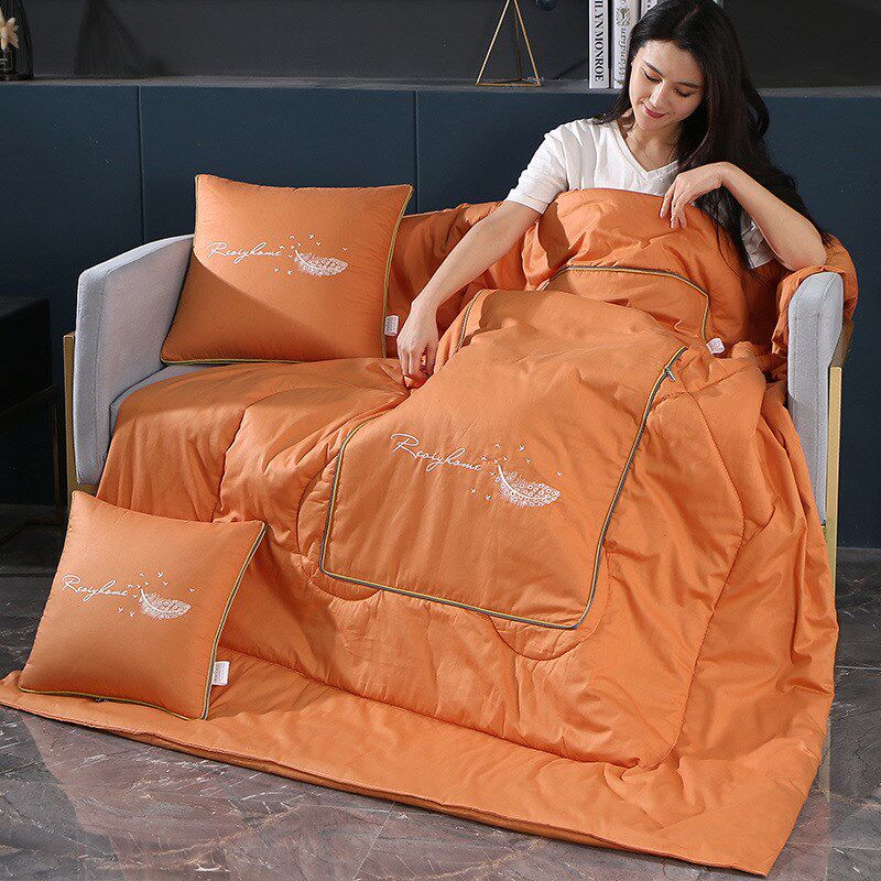 抱枕被子两用纯色绣花车载办公室午休靠垫二合一