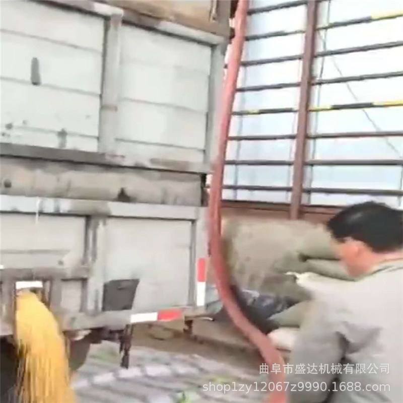 玉米小麦自吸式软管送料机 小型河沙运输多功能软管提升机 蛟龙