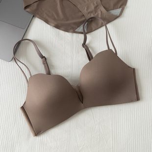 无痕光面内衣女小胸聚拢显大胸罩无钢圈防下垂收副乳文胸套装秋冬