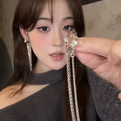 铜合金耳饰2026新轻奢小众高级感耳夹流苏耳环无耳洞女耳挂精致cc