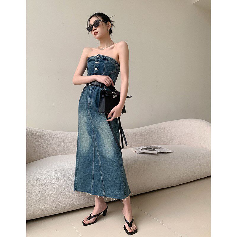 酒窝定制蓝色牛仔抹胸连衣裙女夏季2025年新款收腰显瘦中长款裙子
