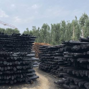 油木杆通信电力防腐油炸杆落叶松油木杆防腐木油炸杆通信木杆定制