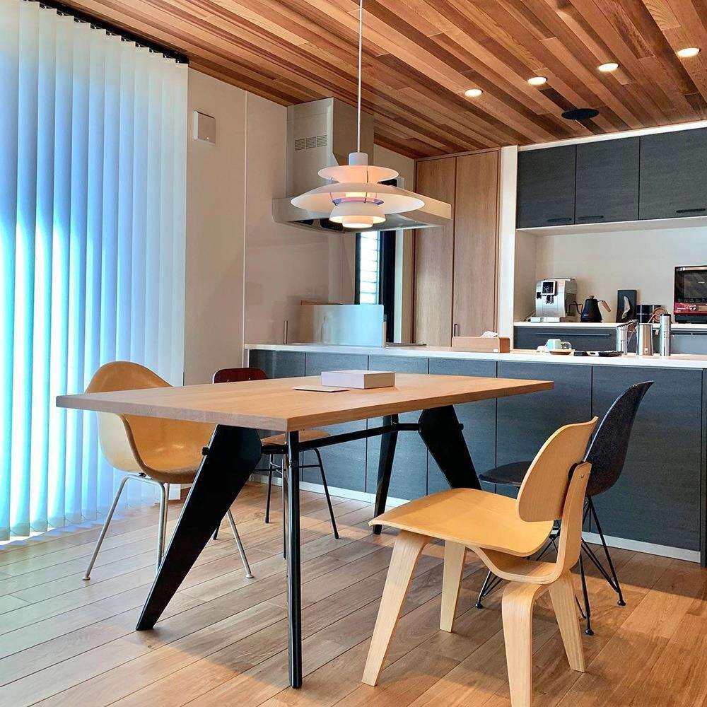 北欧实木餐桌 家用小户型铁艺吃饭桌子民宿餐厅多人餐桌椅组合