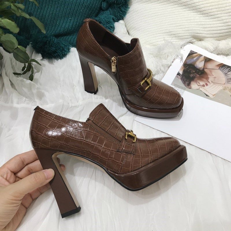 2024年秋季新款粗高跟防水台单鞋头层牛皮棕色方头深口拉链女鞋cm