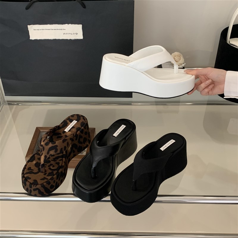 松糕厚底人字拖鞋女2025夏季新款外穿高跟坡跟夹趾凉鞋时尚凉拖鞋