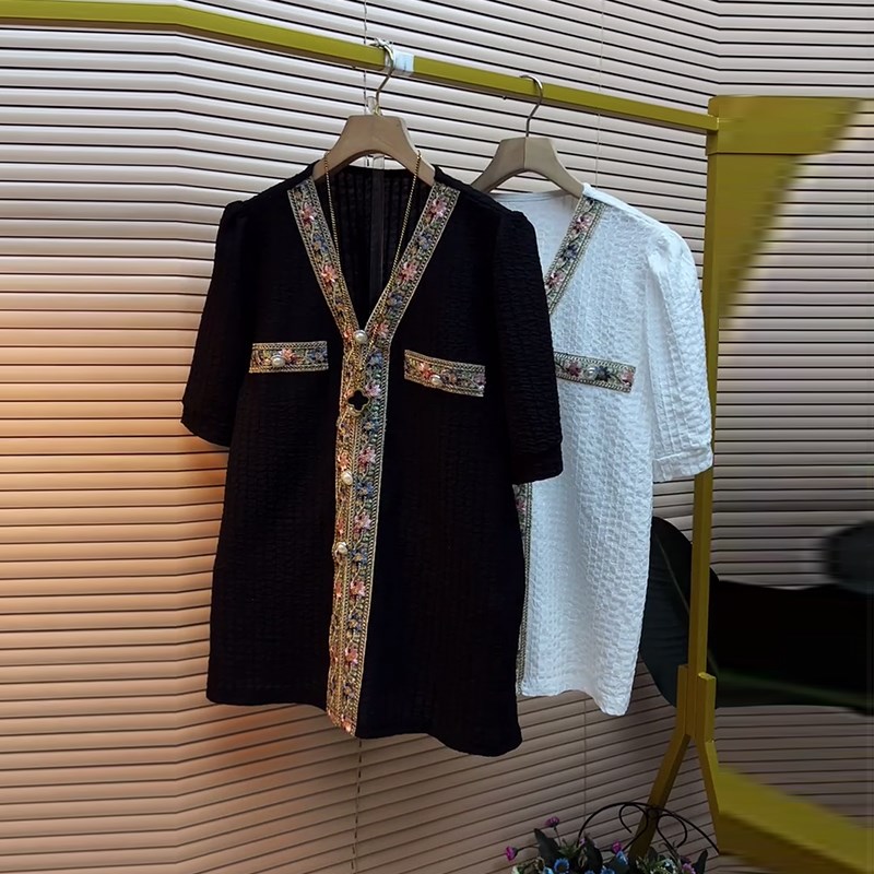 加大码女装显瘦拼接花朵V领短袖T恤衫胖妹妹百搭休闲简约半袖上衣