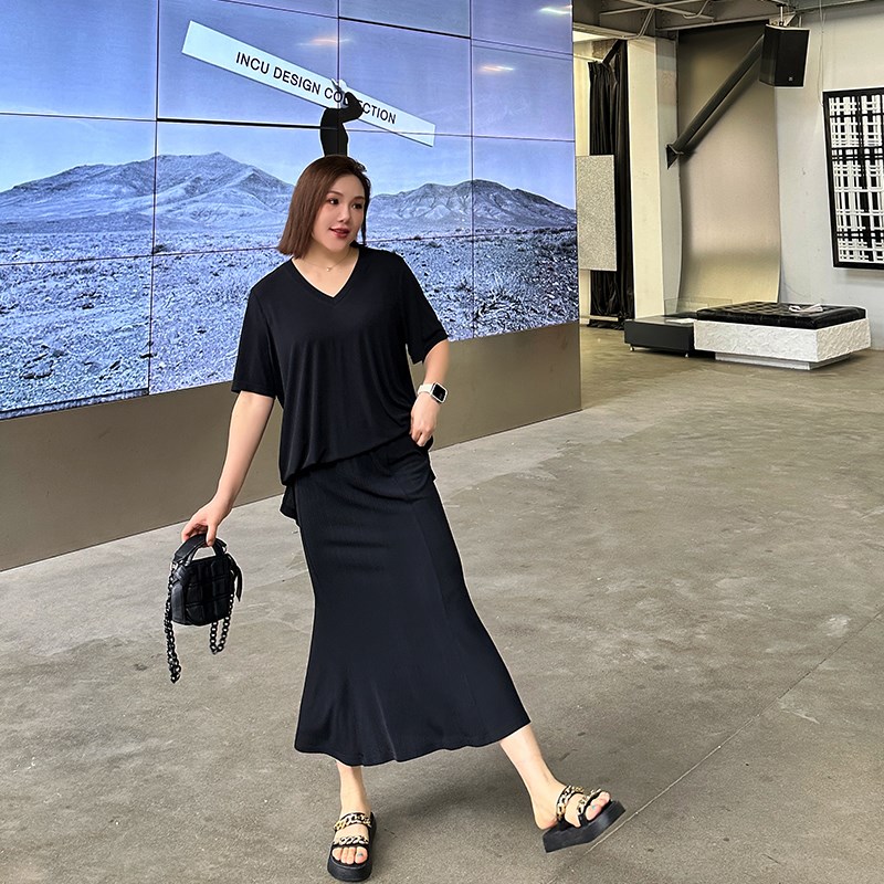 心存真针织半身裙套装大码女装夏款200斤胖mm上衣搭配显瘦两件套图片