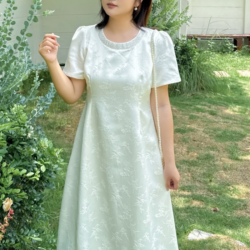 2025新法国大尺寸气质珍珠小圆领连衣裙夏季加码女士腰长裙