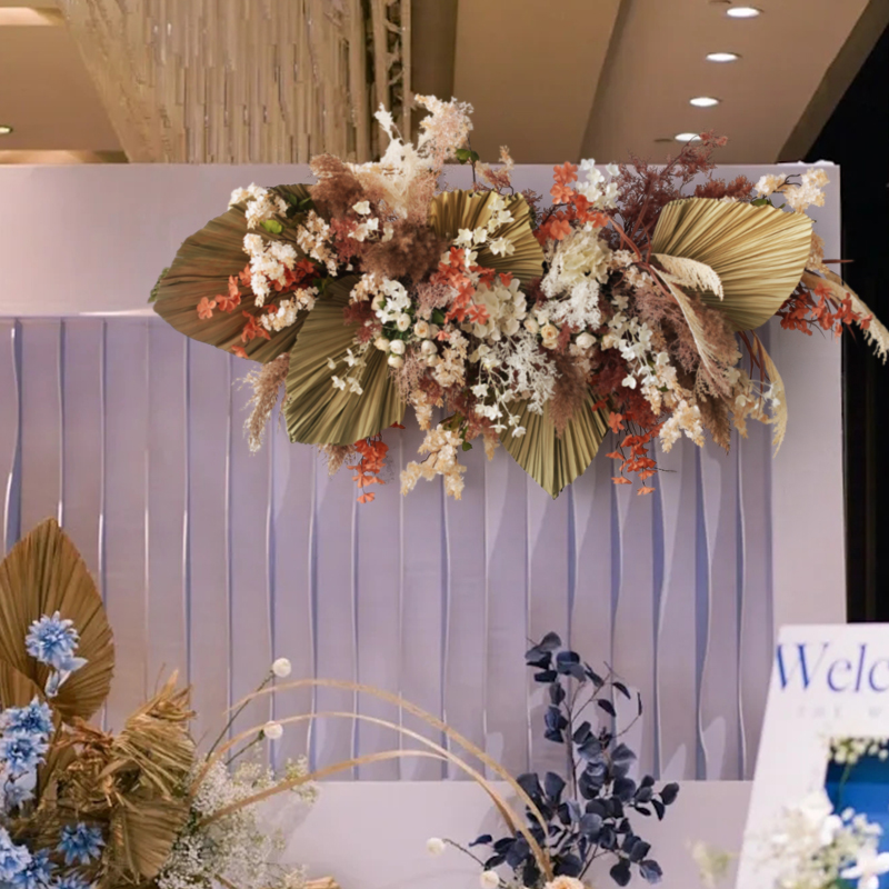 商业店铺橱窗花艺干蒲葵叶插花壁挂墙饰布置花卉芦苇美陈摄影道具