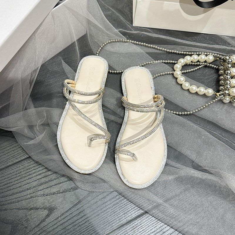 2025新款夹脚趾凉鞋女款夏季平底百搭配裙子两穿水钻凉拖鞋女外穿