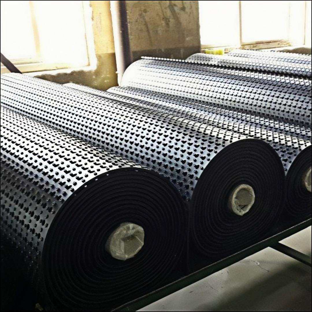 黑色卷型橡胶垫抗疲劳多场景使用防滑镂空疏水多功能橡胶脚垫子