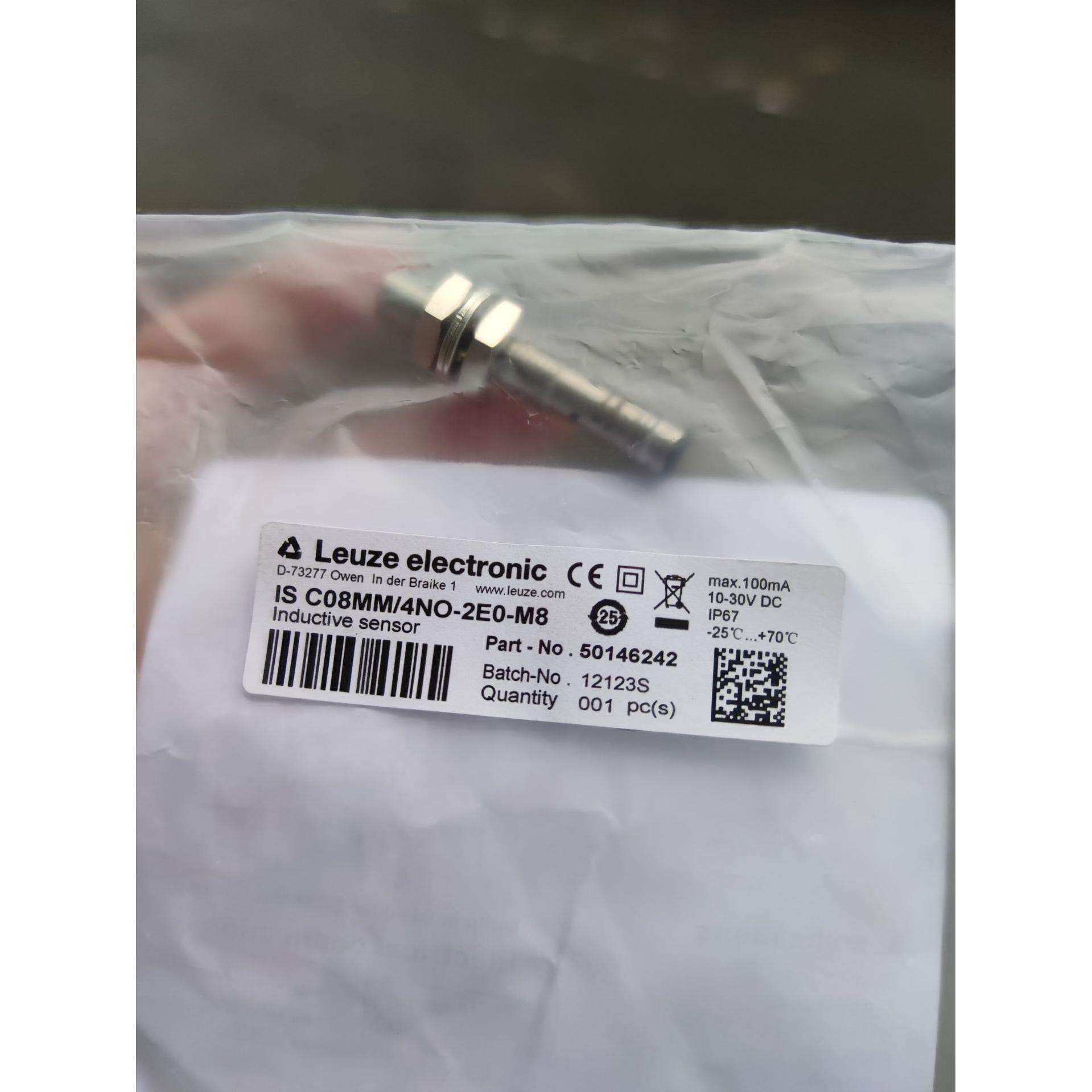 【现货】Leuze/劳易测IS C08MM/4NO-2E0-M8电感式开关PNP圆柱形