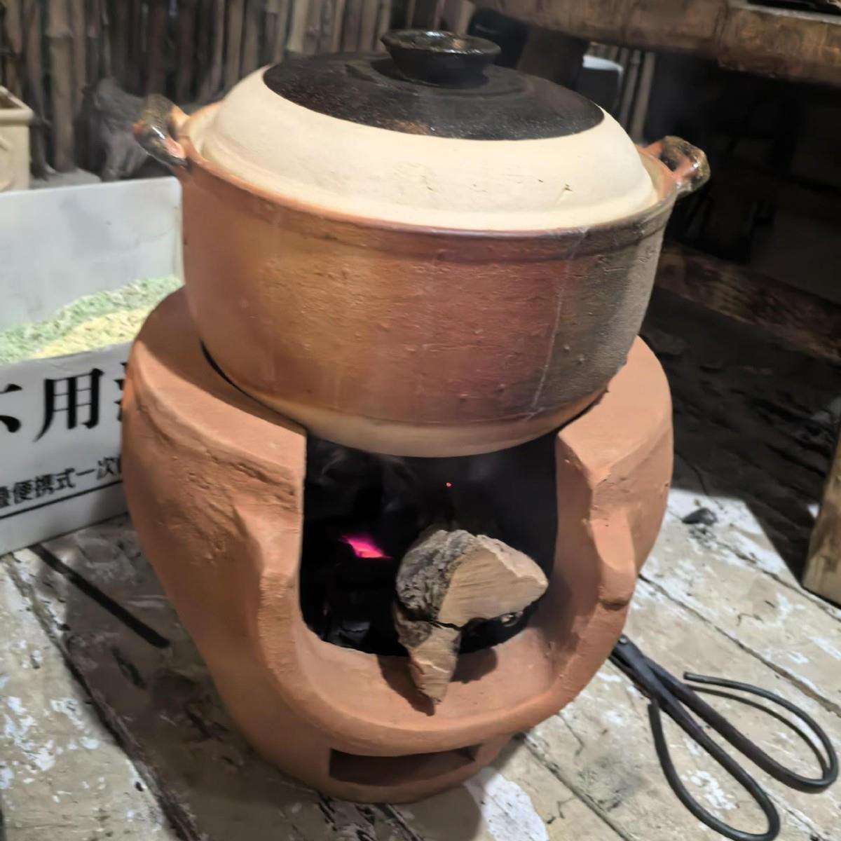 老式红泥炉传统手工土炉柴火炉砂锅泥土灶农家乐煨鸡汤土炉子炭炉